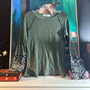 Able Green Striped Top with Black Floral Sleeves XL